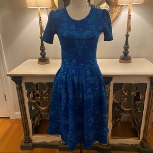 * INCLUDED IN DRESS SALE!!  LuLaRoe Pretty Blues Dress Size Small S